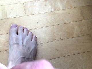 Foot and toe play