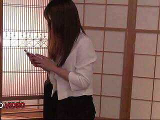 Shiona Suzumori Gives Sensual Office Blowjob and Begs for More