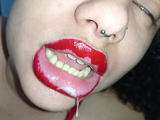 DAMN THIS IS UNDOUBTEDLY THE BEST BLOWJOB IN THE WORLD, SHE FUCKS SO MUCH
