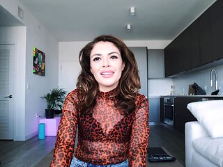 Vivianne Desilva sucks thick throbbing cock until it explodes on her face