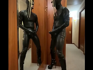 Total black latex ORGASM