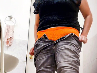 YOUNG MOTHER SHOWS OFF HER HAIRY PUSSY IN THE BATHROOM
