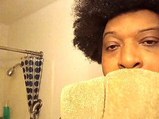 RossAli out of the Shower 