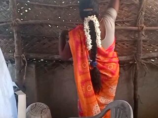 Tamil housewife big boobs show in village house