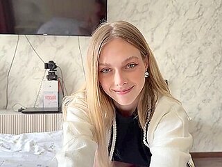 I Met A Former Classmate In The Elevator And She Jumped On My Dick