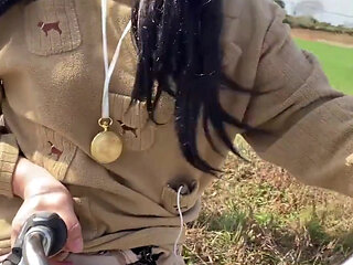 No.128 Roadside Tuck-and-flash Cycling