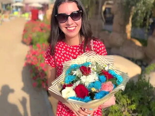 I Read Poems and Gave Flowers - and Youre a Beauty, Lets Suck Me Off!