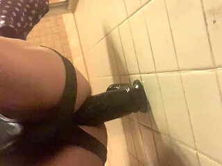 Loria panty boi sissyusing mandingo bbc dildo monster dong