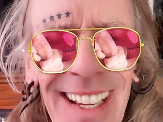 BBBlondie loves to watch