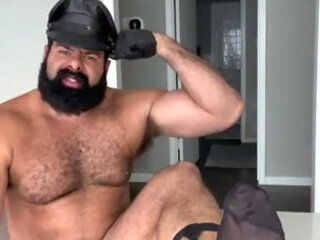 Musclebear Strip Tease