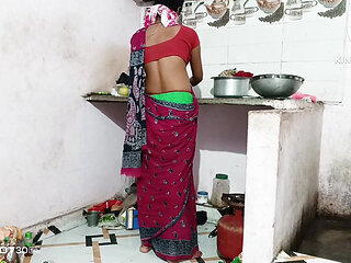 Kichen room me bhabhi ko bhiya pichhese pela