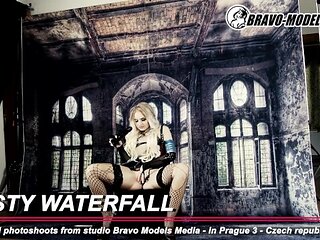 Extravagant Kristy Waterfall - blonde xxx - Bravo Models