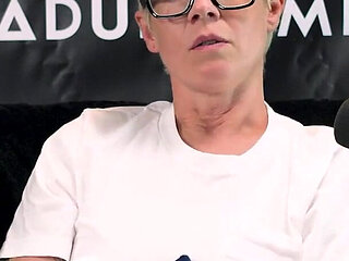 Freya Parker: MILFs, Lesbianisms, & Emotional Orgasms the Adult Time Podcast