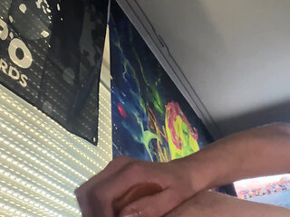 Extrem Big Anal Plug in Jung Boy