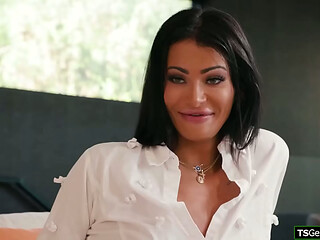 Shemale is assfingered while sucked off