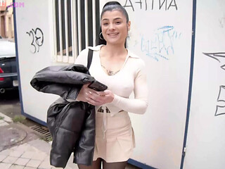 Sexy bunny challenges herself on the street
