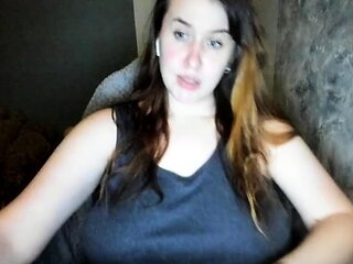 Leann amateur beautiful brunette with big boobs