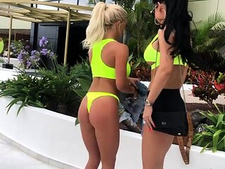 Horny big ass babe nice toys riding