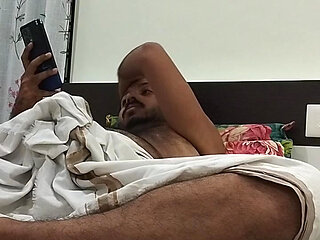Mallu Boy Jerking in Mundu