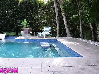 Stepmom with hot body gets filled up in doggie style