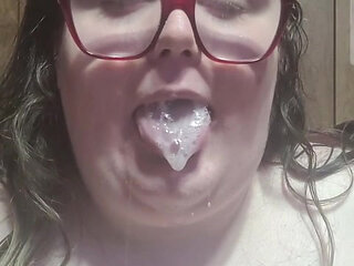 getting VERY sloppy. dildo sucking on fansly live