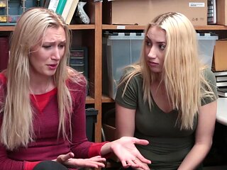Threesome heaven: Tommy Gunn pleasures both blonde babes