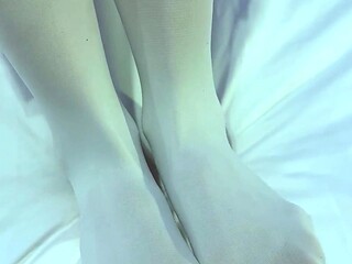 Foot fetish slut cumshot
