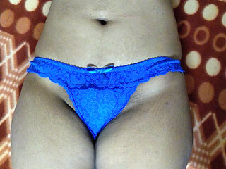Hot beautiful stepsister home alone masturbating brinjal
