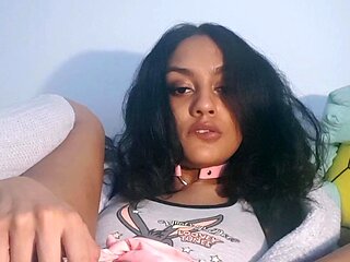 Amateur Webcam Babes Going Solo