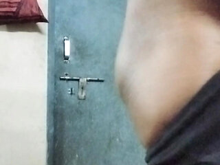 I live alone, if anyone loves me then please tell me.