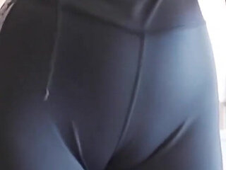 Wanna My Tight Cameltoe Getting Wet?