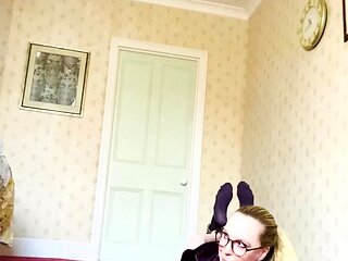 Cumshot amateur MILF suck and jerks dude in the bedroom