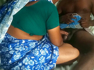 Hot desi big ass aunty sex with desi saree removing