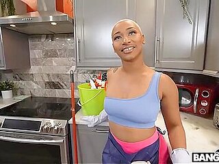 Thick Ass Daphne - The Thickest Cums The Quickest