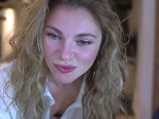 Tasty amateur blonde babe masturbating on web cam