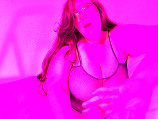 Horny Fertile BBW MILF Booty Call