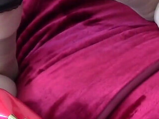 Horny British Mature Woman Pandora Masturbates in Bed