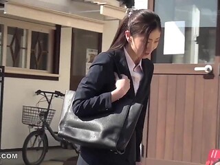 Japanese beauties Mariina and An An get pounded by a lucky guy