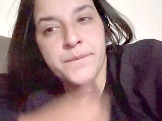 A tasty handjob turns into a face full of jizz with Joecilla