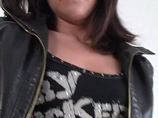 Lovely 18 Yearjoy Does Her First Porn Casting