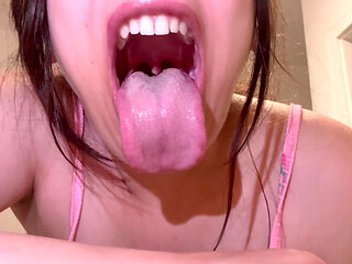 DIY Mouth Inspection Watch Me Open Wide Hold It for You