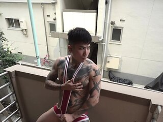 Hung Gay Enjoys His Solo Session