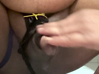 Massage myself so nice and oily that I seduced myself