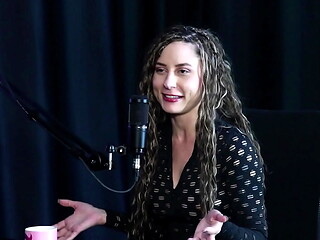 Aproveitou os nudes para monetizar, fez foto se masturbando com banana e gosta de fazer atendimento, mas... - Jujube Del&iacute_cia (SHEER/RED)