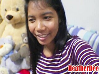 10 Weeks Pregnant Thai Teen 18+ Gives Blowjob