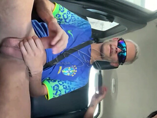 Fucking in the car bareback while the cuckold drives