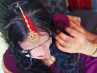 Hot Indian housewife gets it on her first night