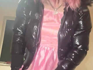 Jess Silk Rides Dildo