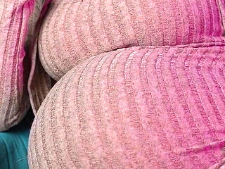 Pregnant Boss Makes Her Best Worker Feeling Good