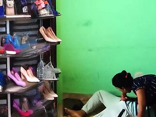 Chappal Shop Mein Chudai